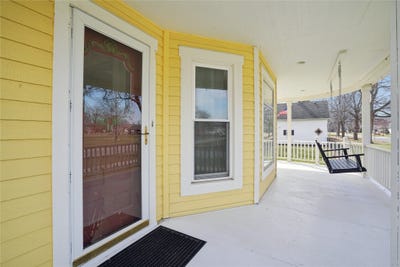 /international/us/260-ne-maple-avenue-earlham-ia-110106731652/