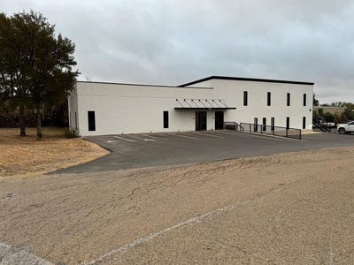 /international/us/1121-s-state-hwy-16-fredericksburg-tx-110095370241/
