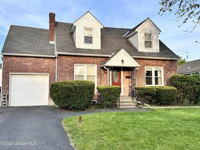 /international/us/2-birchwood-avenue-rensselaer-ny-110099408378/