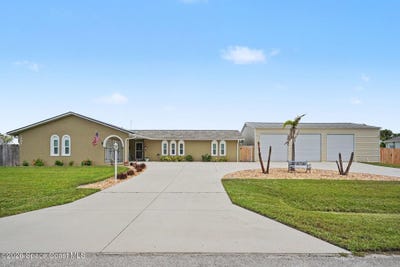 /international/us/1003-castile-road-se-palm-bay-fl-110108576849/