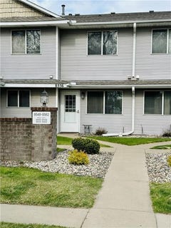 /international/us/8556-s-pond-trail-champlin-mn-110107845350/