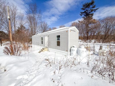 /international/us/80-whistlestop-way-bradford-vt-110106150408/
