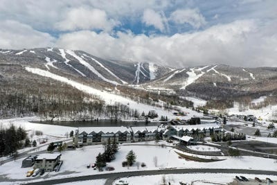 /international/us/228-east-mountain-road-killington-vt-110103671475/