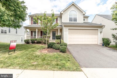 /international/us/8004-towering-oak-way-manassas-va-110109027350/