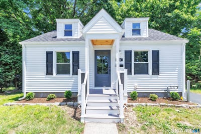 /international/us/21-meadow-street-milford-ct-110109030777/