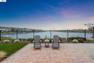 /international/us/2827-irish-meadow-way-lathrop-ca-110107052108/