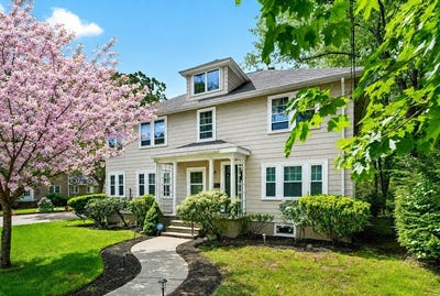 /international/us/288-auburndale-ave-newton-ma-110108359031/