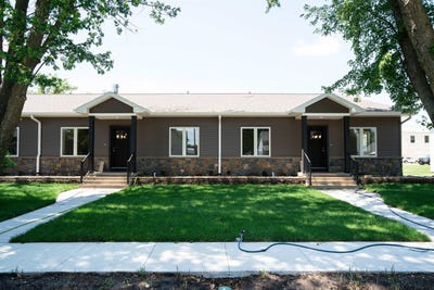 /international/us/607-4th-street-dike-ia-110098640338/