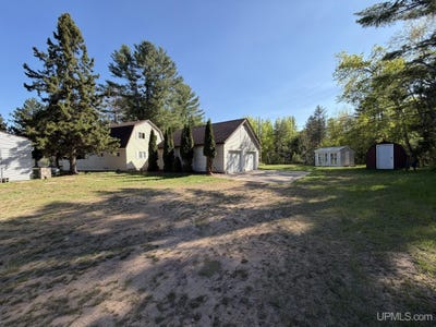 /international/us/85-e-johnson-lake-road-gwinn-mi-110108823138/