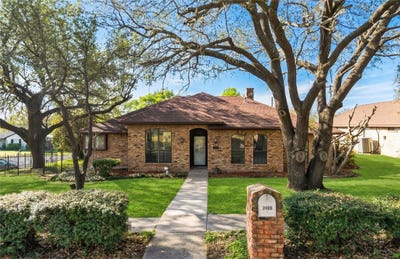 /international/us/2408-castle-street-irving-tx-110106675425/