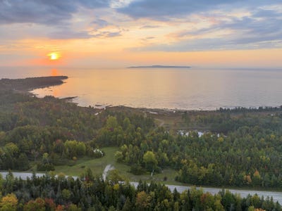 /international/us/2915-mackinac-trail-st-ignace-mi-110087727727/