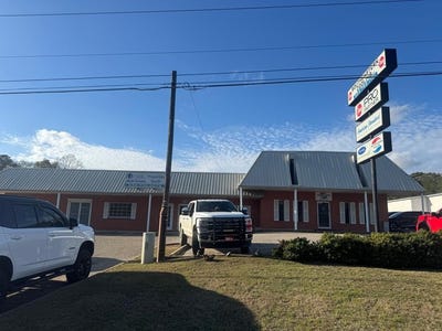 /international/us/3935-reeves-st-dothan-al-110104849373/