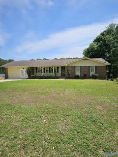 /international/us/3123-radcliff-road-southside-al-110100329989/