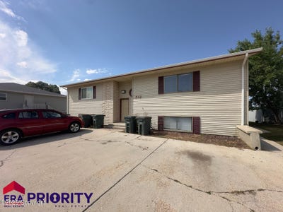 /international/us/512-vivian-st-gillette-wy-110101367063/