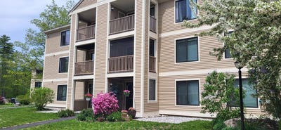 /international/us/19-saco-street-conway-nh-110108544191/