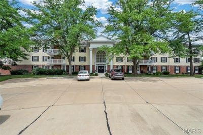 /international/us/15009-claymoor-court-chesterfield-mn-110100632676/