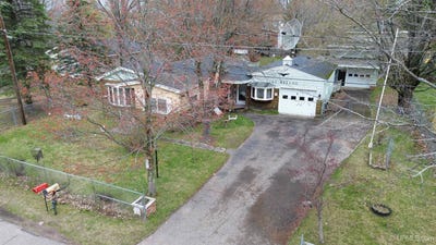 /international/us/143-kellogg-street-marquette-mi-110108131413/