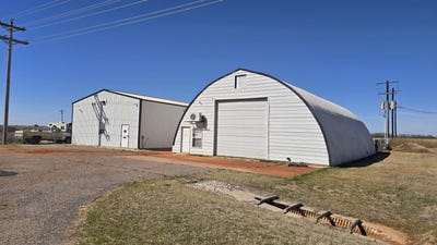 /international/us/2002-s-main-st-fairview-ok-110106602350/