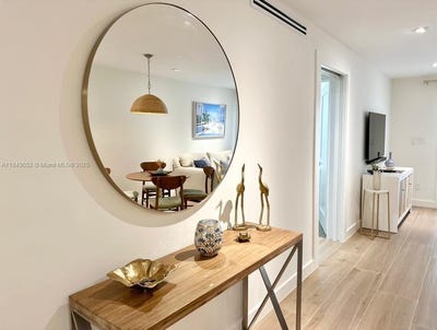 /international/us/72-s-7-naples-fl-110101509793/