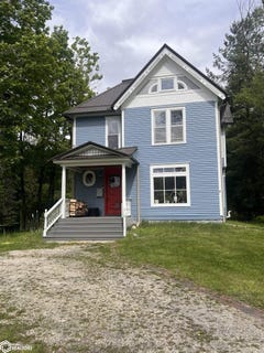 /international/us/707-s-main-street-fairfield-ia-110107843314/
