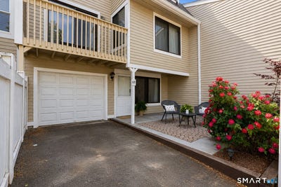 /international/us/65-peddlars-drive-branford-ct-110108747601/