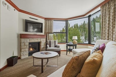 /international/us/400-resort-road-olympic-valley-ca-110105049319/