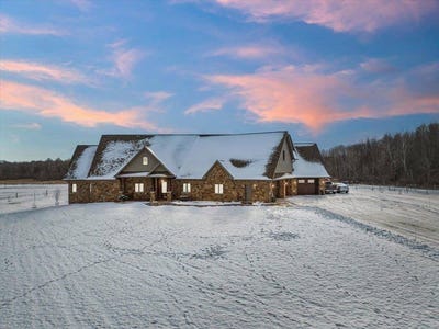/international/us/9073-richfield-drive-marshfield-wi-110097975398/