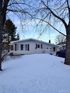 /international/us/219-w-fairbanks-street-marquette-mi-110106449085/