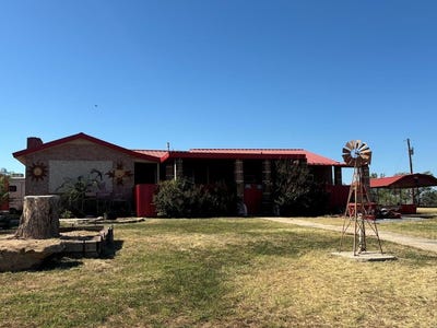 /international/us/297-county-rd-221-snyder-tx-110098912221/