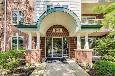 /international/us/541-n-hough-street-barrington-il-110101150422/