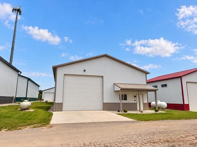 /international/us/7577-blacktop-way-neenah-wi-110120646072/