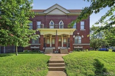 /international/us/2303-2305-russell-boulevard-st-louis-mn-110108394069/