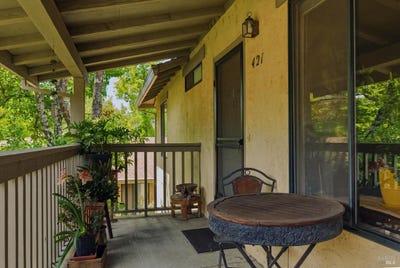 /international/us/421-7th-street-w-sonoma-ca-110108711425/