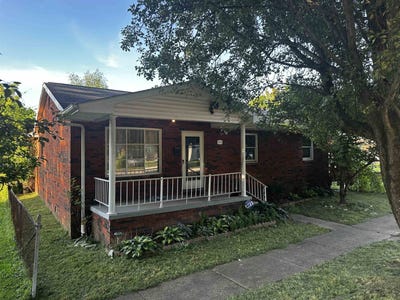 /international/us/1613-maple-street-kenova-wv-110108474751/