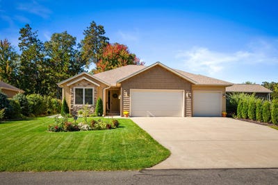 /international/us/1700-schiller-drive-stevens-point-wi-110120135259/