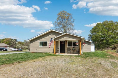 /international/us/111-w-crawford-street-landrum-sc-110107416930/