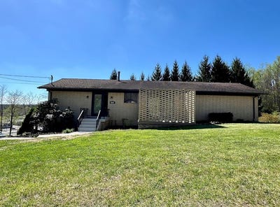 /international/us/141-marianna-lane-shady-spring-wv-110107351836/