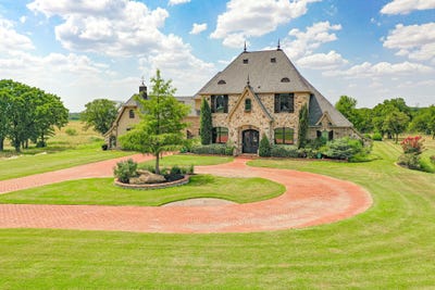 /international/us/354-ballpark-way-jacksboro-tx-110109572629/