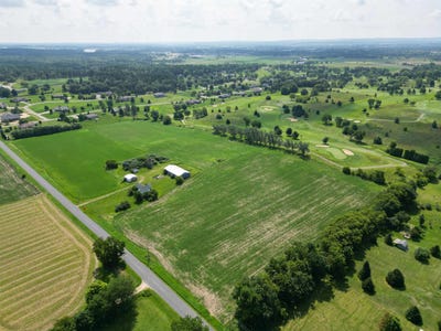 /international/us/23033-elgin-avenue-tomah-wi-110093251158/