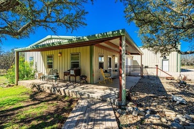 /international/us/259-burr-oak-trail-harper-tx-110097745926/