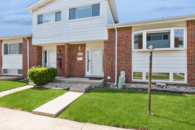 /international/us/8058-w-lyons-street-niles-il-110108093902/