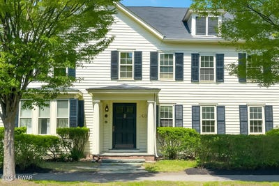 /international/us/203-w-harford-street-milford-pa-110100071222/