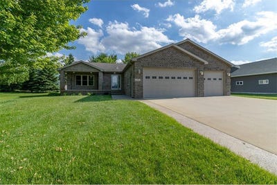 /international/us/12991-meadow-creek-drive-new-ulm-mn-110108550160/
