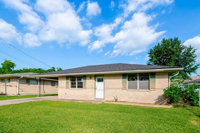/international/us/123-adoue-street-houma-la-110108119597/