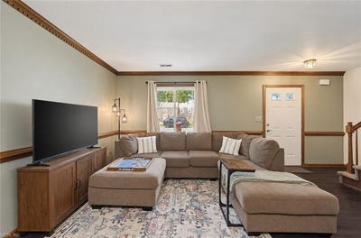 /international/us/9-colonial-way-chesapeake-va-110110209797/