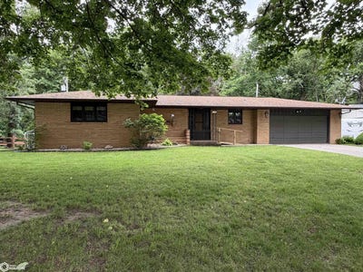 /international/us/1309-oak-blvd-humboldt-ia-110108382871/
