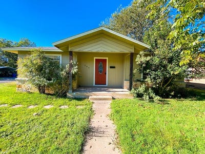 /international/us/503-harper-st-kerrville-tx-110101141027/
