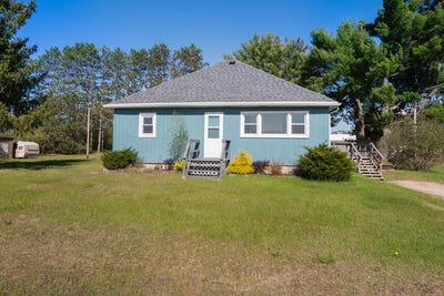 /international/us/210-s-oak-street-crivitz-wi-110108179351/
