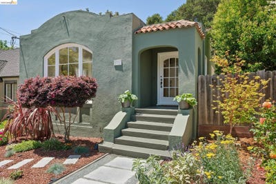 /international/us/3101-sheffield-ave-oakland-ca-110108077858/