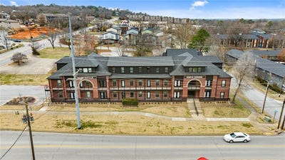 /international/us/1115-n-leverett-avenue-fayetteville-ar-110099694622/